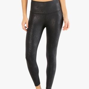 Viper leggings in black